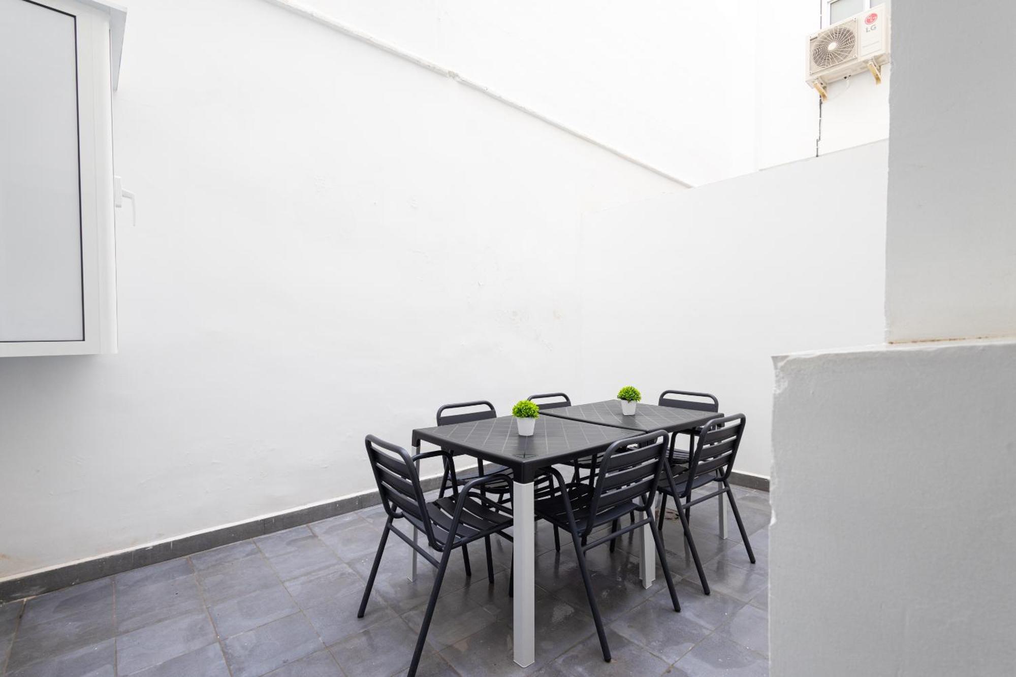 Florit Flats - The Patraix Apartments บาเลนเซีย ภายนอก รูปภาพ